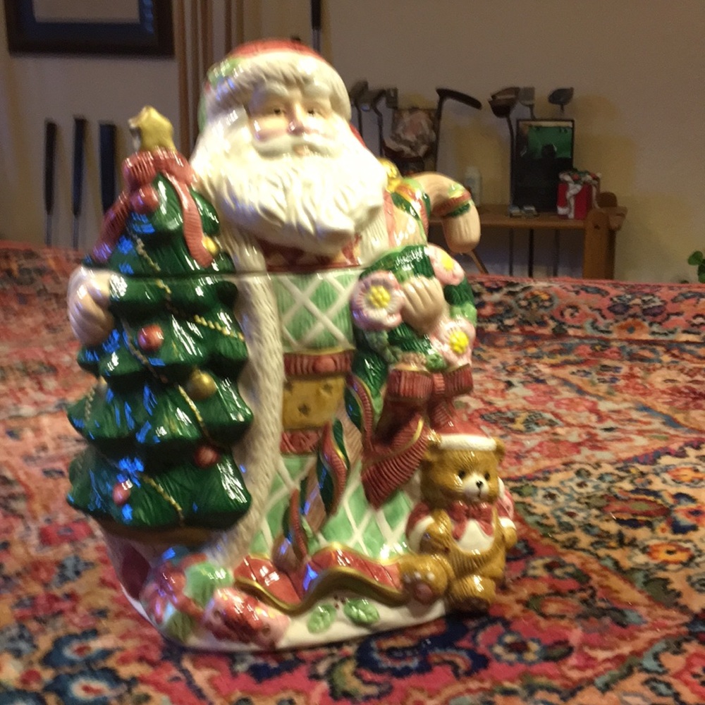Santa with tree and bear